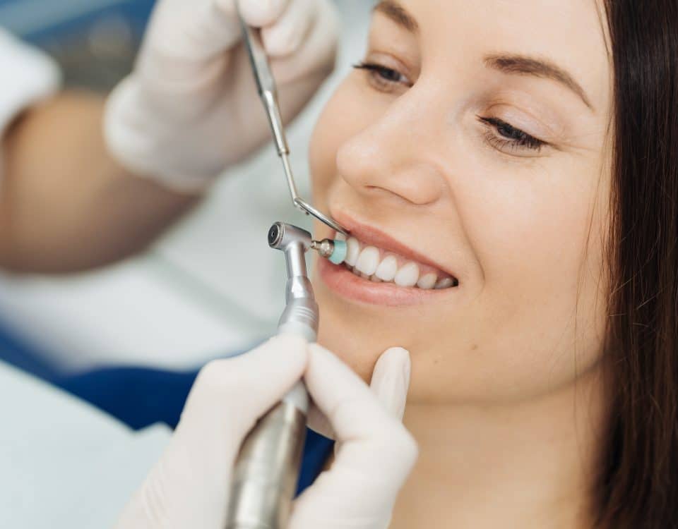 5-reasons-why-you-should-get-a-professional-dental-cleaning
