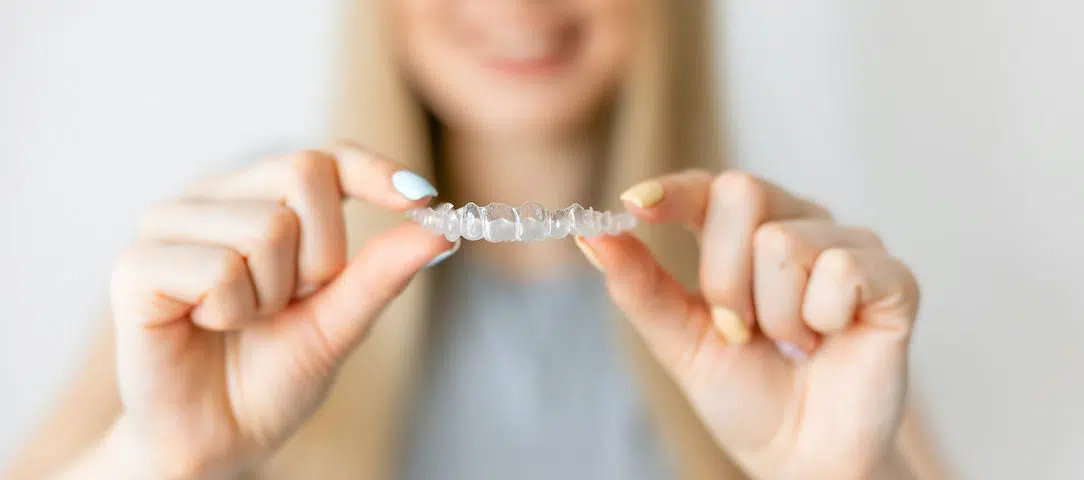 how-to-clean-your-invisalign-retainers-for-optimal-oral-hygiene