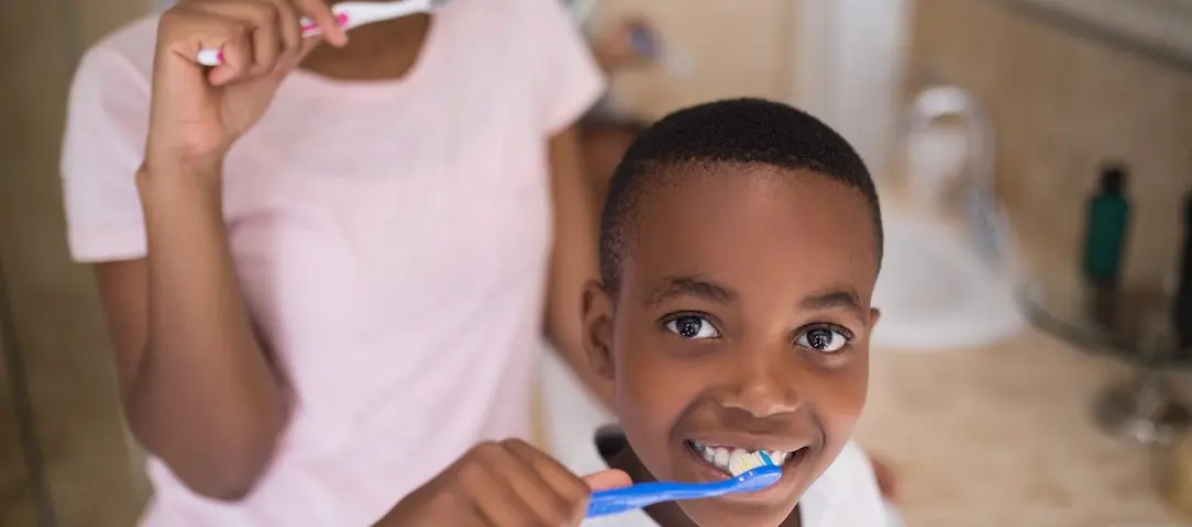 rinsing-after-brushing-your-teeth-right-or-wrong