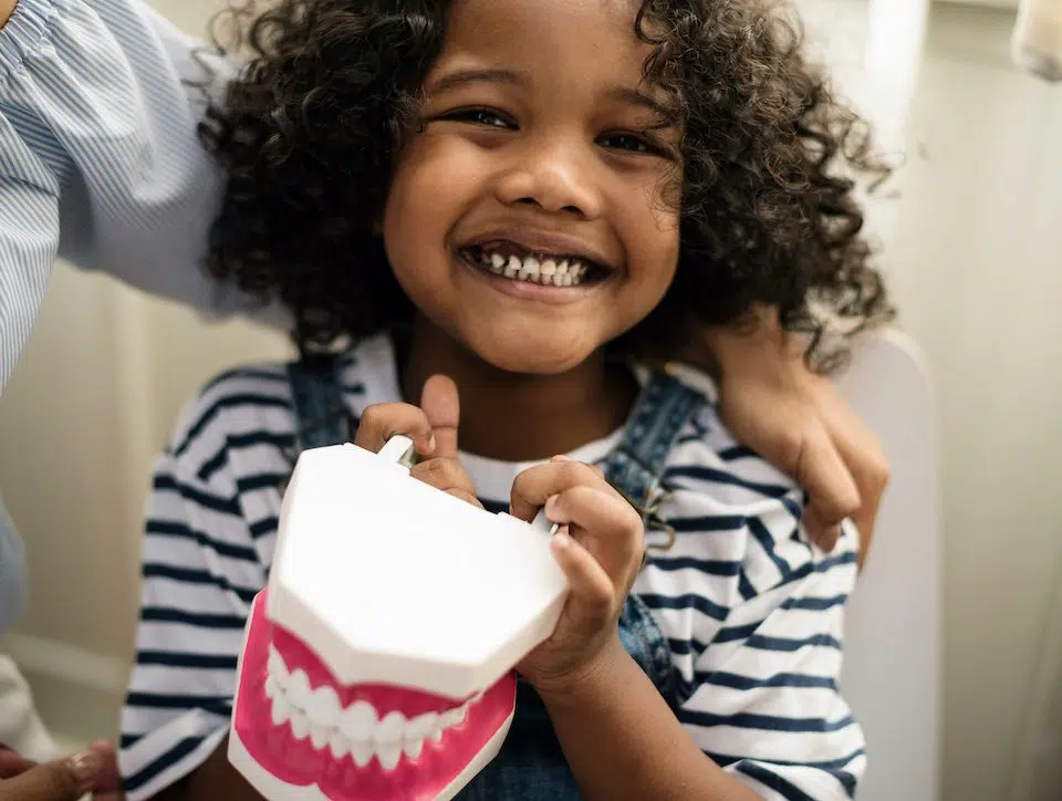 teaching-your-children-the-basics-of-dental-hygiene